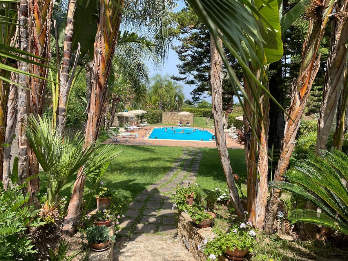 Agriturismo Villa Luca Sant'Agata di Militello Exterior photo